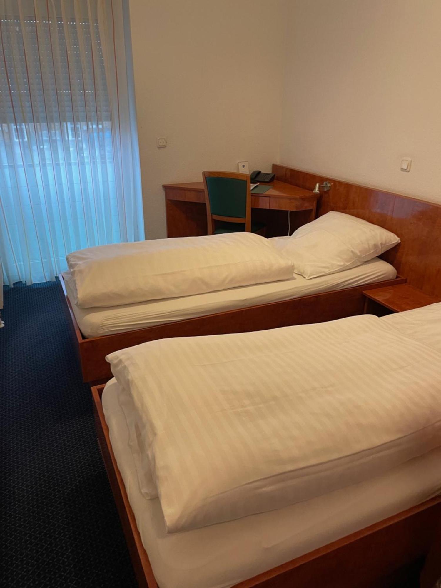 Hotel Merkenich โคโลญ ภายนอก รูปภาพ